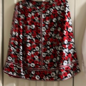 Jones New York blouse. Long sleeve floral print. Pet and smoke free home.